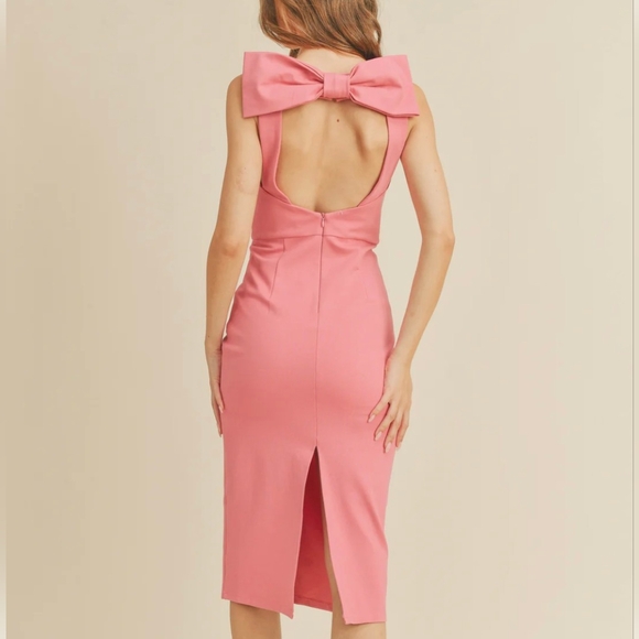 Mable Dresses & Skirts - Mable Pink Midi Sheath Dress with Bow Back